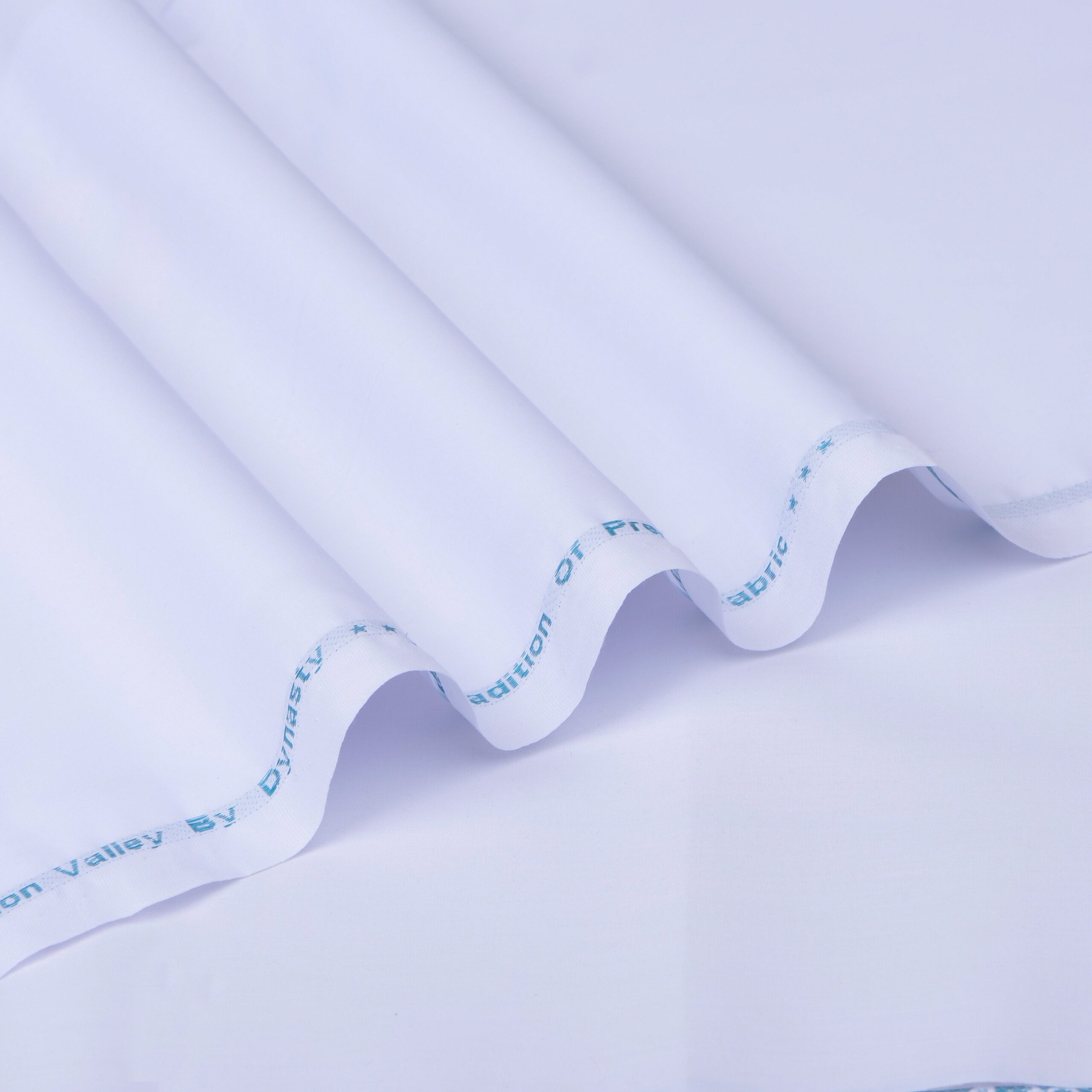 white_62aeae00-61ad-4cfb-83f3-78d181cbd91a.jpg